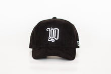 Load image into Gallery viewer, Baseball cap Black/White Suede
